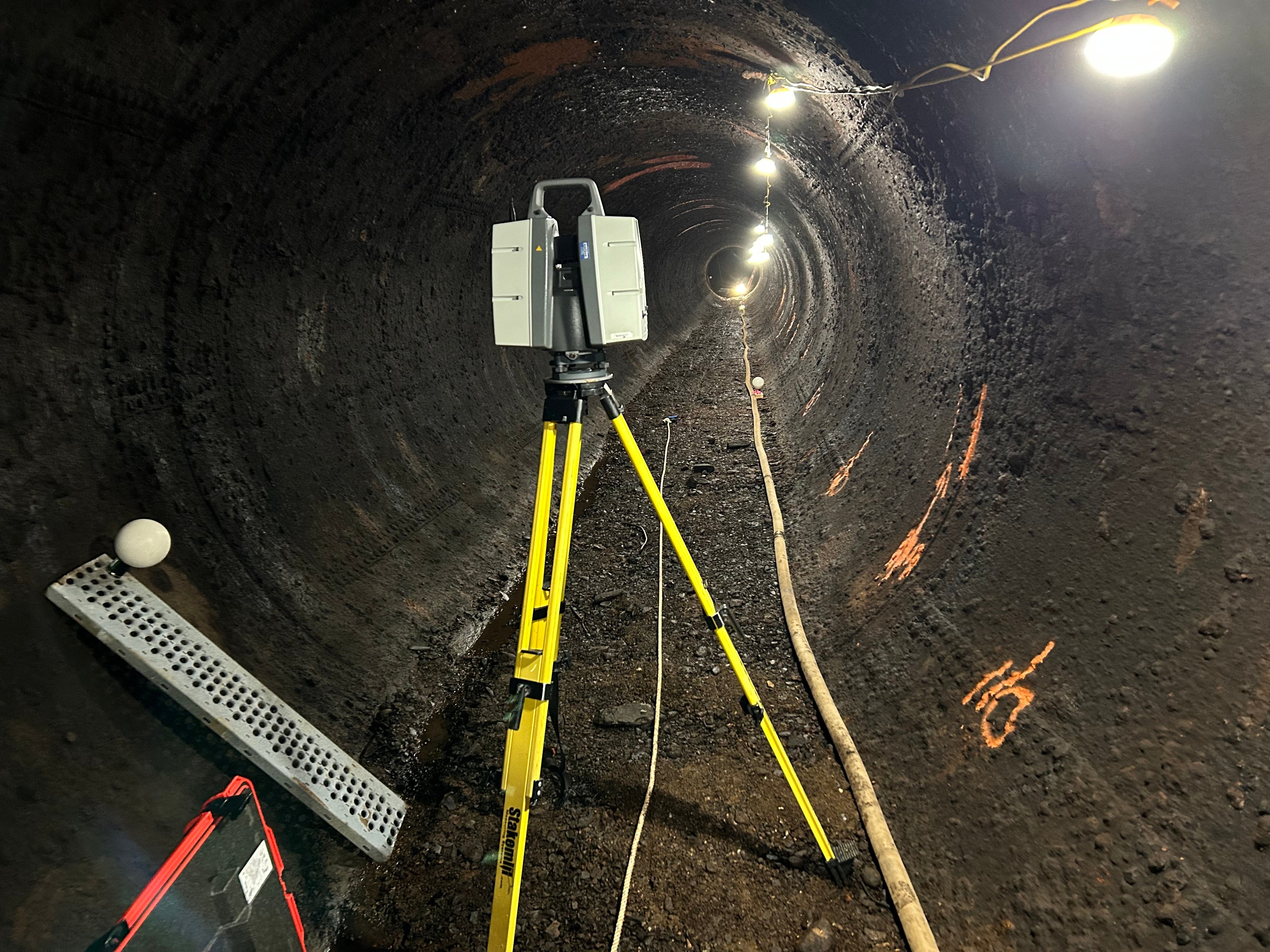 Leica P40 scanner inside penstock